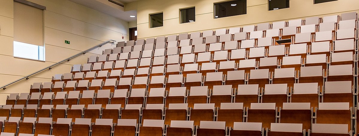 📌 Nachgehakt!

Corona und die Auswirkungen auf Studium, Lehre und Forschung an deutschen Hochschulen

Die Präsenzlehre in Hörsälen und Seminargebäuden ist aufgrund von Auflagen und Regelungen der Bundesländer seit März 2020 zugunsten ...

👉 Zum Artikel: zcu.io/BDjf
