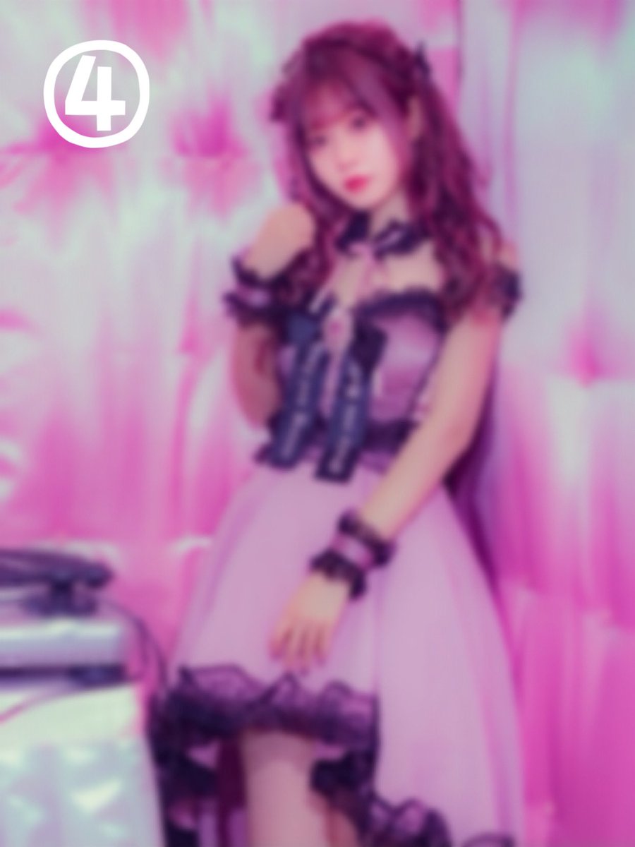 ブロマイドは4種類用意してるよ💗💗
ランダムでのお渡しです🙇‍♀️
シャンパン1本オーダーにつき1枚どすこい付いてきます💨

※上のツイートでかきそびれましたが二本同時オーダーでアクキープレゼントです