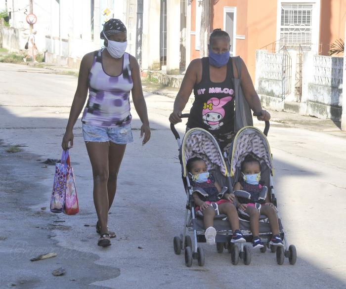 Uno de los mayores privilegios de ser mujer y vivir en #Cuba: Hace hoy 48 años es aprobada por el Consejo de Ministros la Ley de Maternidad de la Mujer Trabajadora. En diciembre último entró en vigor un decreto-ley con nuevas bondades para la mujer y la familia. #CubaLegisla