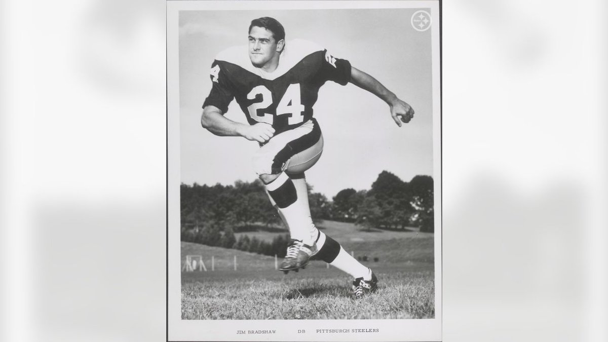 PittsburghSport's tweet photo. Happy Birthday today to two former #Steelers 

✔️Jim Bradshaw
✔️Bam Morris https://t.co/x47j2HEk9k