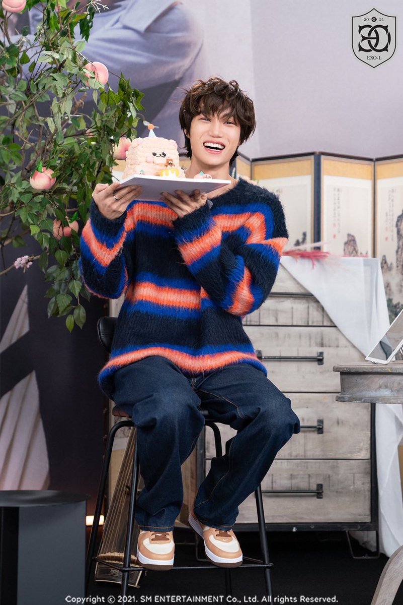 your_exogen's tweet photo. happiest birthday, jongin! we promise to be by your side until the end, always and forever

#HappyKAIDay
#AllRounderKAIDay
#종인아생일축하해
#너의모든날들을사랑해_종인아 https://t.co/uRQdh1WuYB