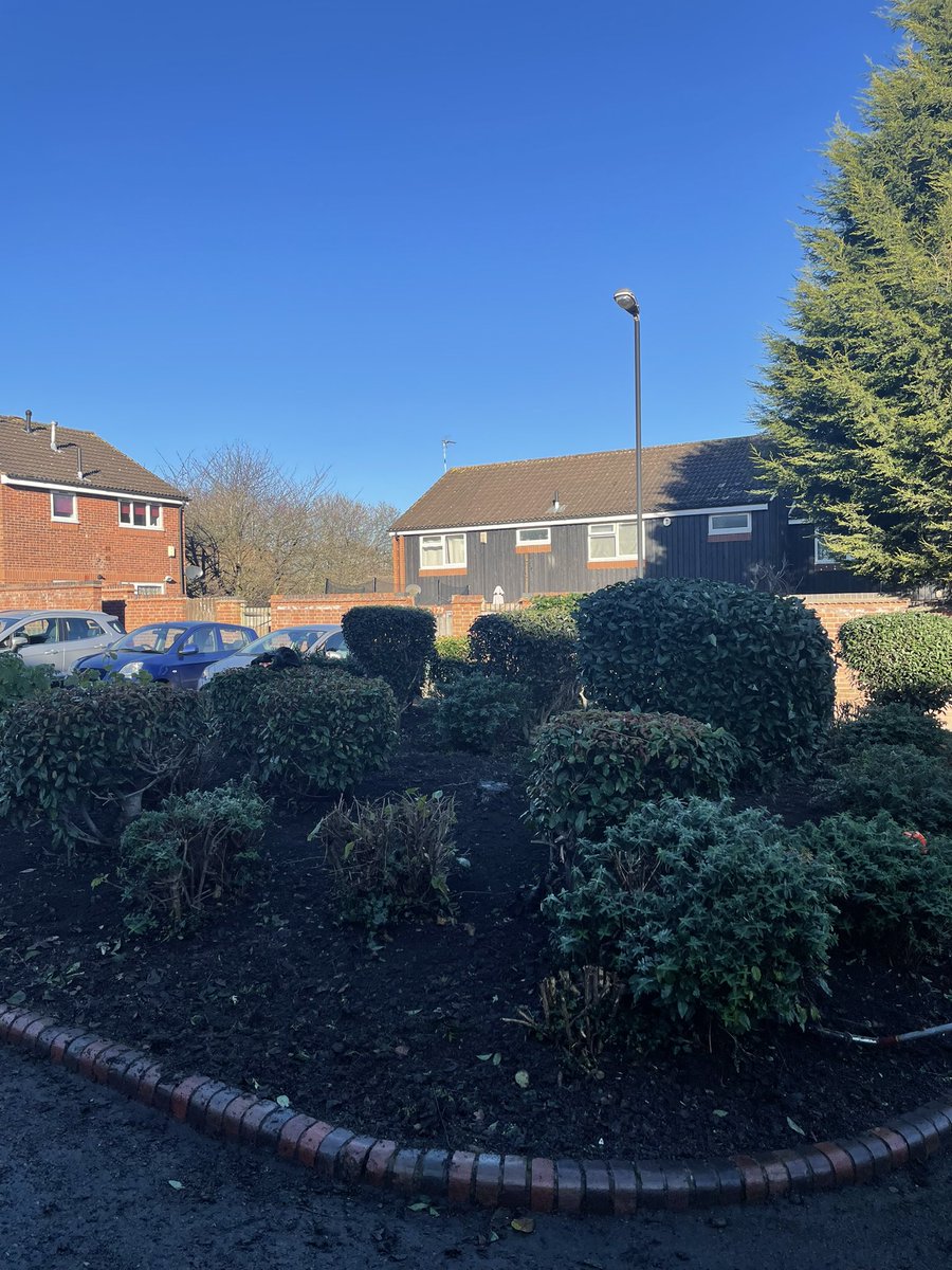 First estate visit of 2022 at Linney Rd. Great to see Sharpes hard at work, always doing a fantastic job of the landscaping #greatestates #communities @emhhomes <a href="/rsfsowden/">Robert Sowden</a>