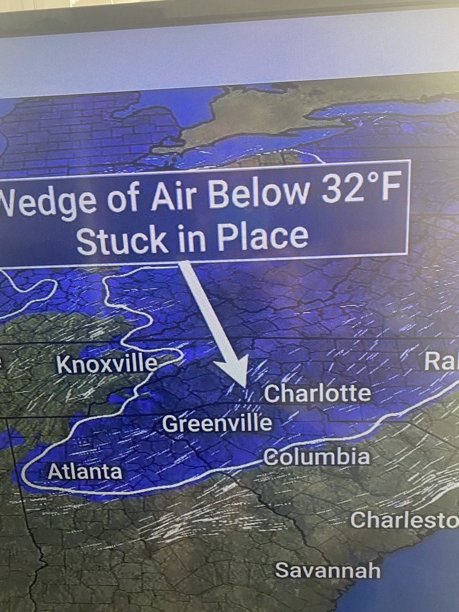CampobelloCathy's tweet photo. Every time @weatherchannel mentions the I-85 corridor, I cook something. @TVAmy @JimCantore #cornbreadmuffins https://t.co/JFm9TlNS2D