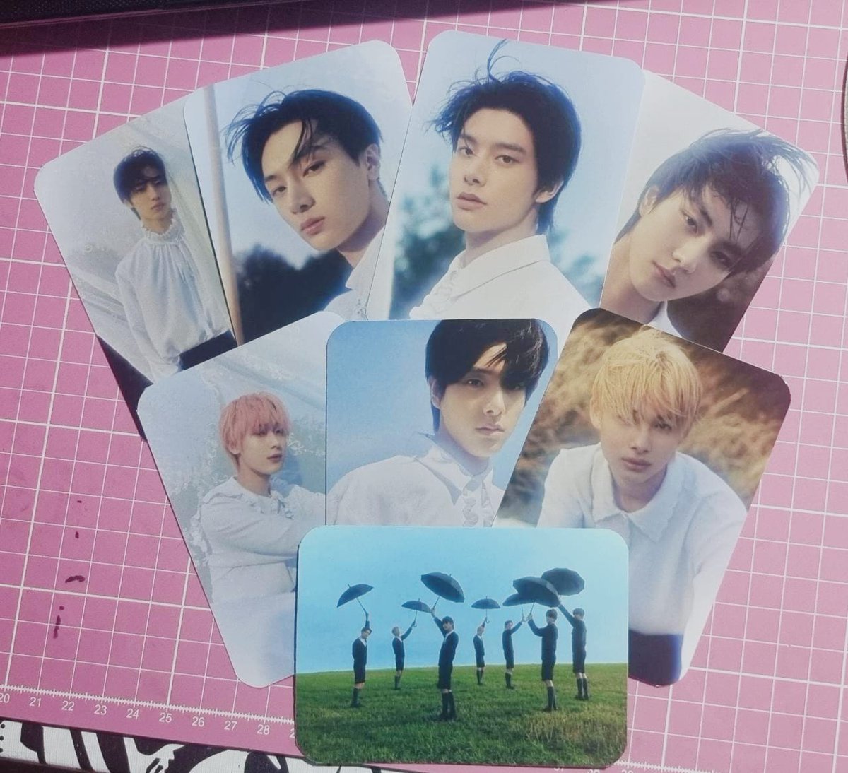 LuminyStore's tweet image. Aliás, os kits do Enhypen já estão disponíveis para compra na Shopee!!

- NO Ver: shopee.com.br/Kit-de-photoca…

- Yet Ver: shopee.com.br/Kit-de-photoca…