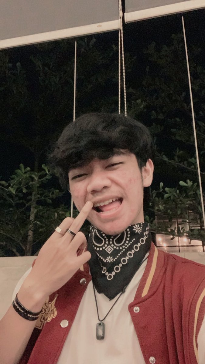 Givarajaa's tweet photo. Mau ngorong aja we https://t.co/jLEWublt1D