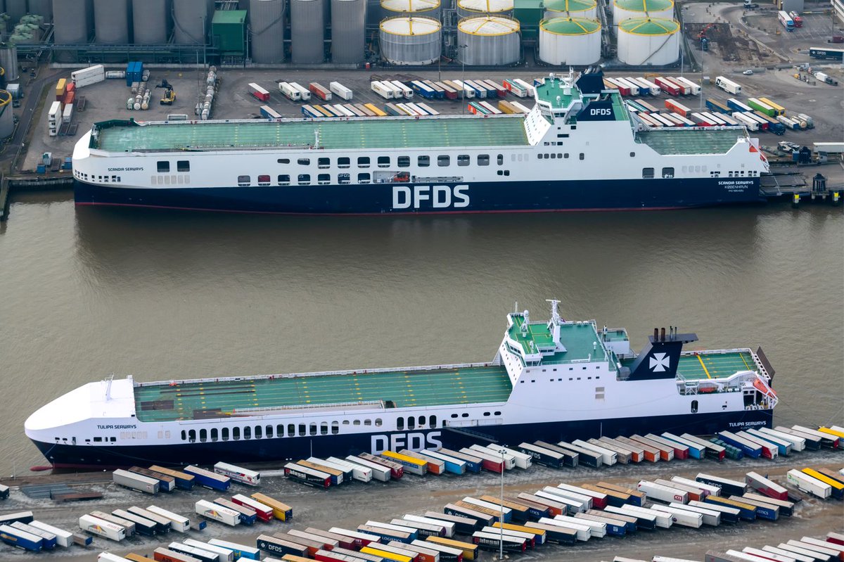 Een mooie foto van Scandia Seaways en Tulipa Seaways in de Vulcaanhaven.