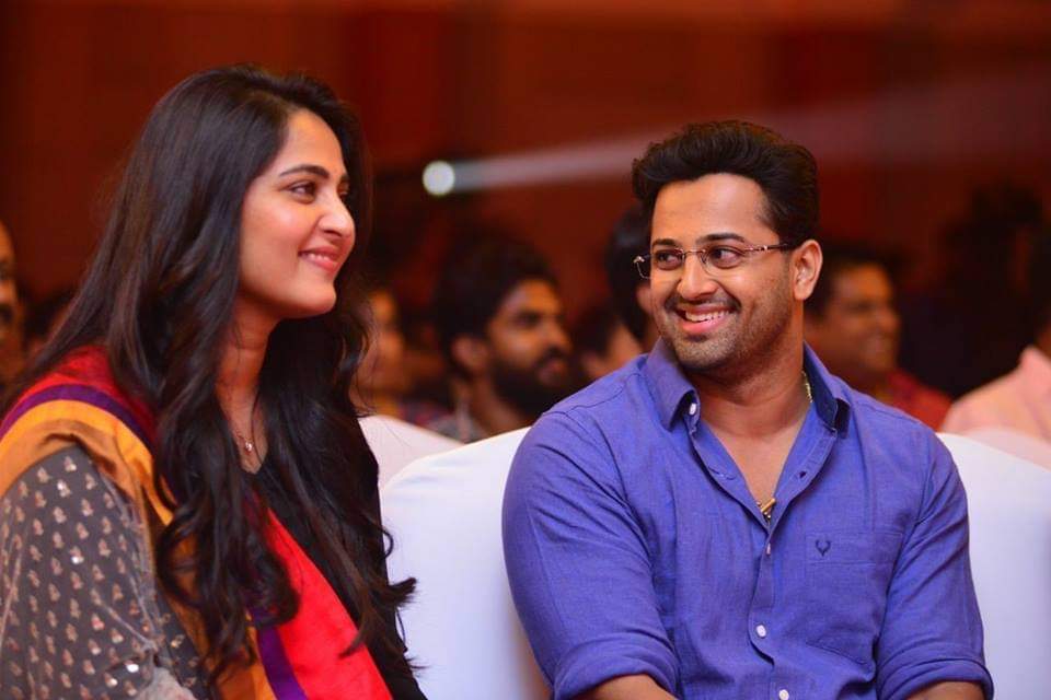 Meppadiyan in Cinema's from Tomrrow.
Best wishes to @Iamunnimukundan,#VishnuMohan and Whole Team of #Meppadiyan behalf of all @MsAnushkaShetty Fans 💐❤!!!

#AnushkaShetty #Anushka48 
#UnniMukundan