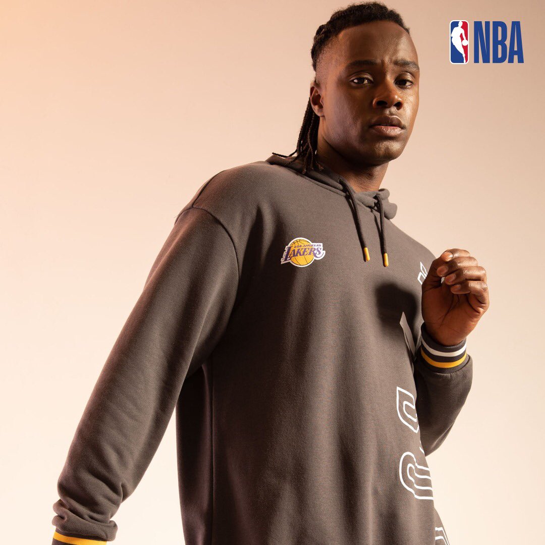 Spor görünümünde uyumu yakala! 😉 Fit tarzın için en havalı NBA lisanslı eşofman takımları DeFacto.com’da. 😎🏀  #DeFactoFit #EşofmanTakımı #NBA