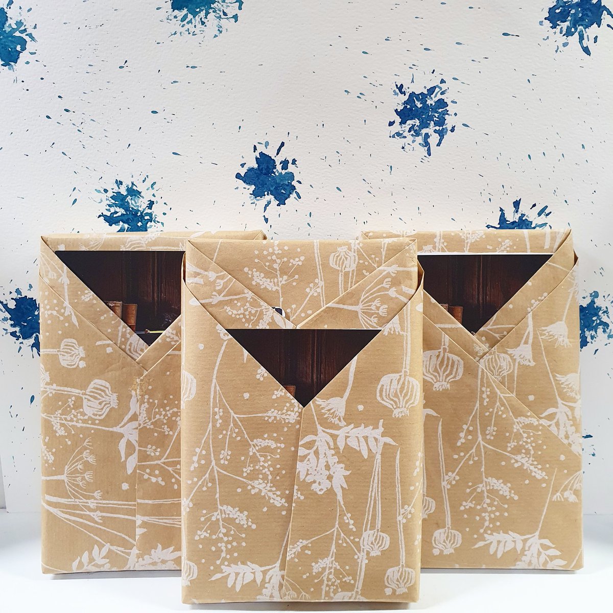 BlackwellEdin's tweet image. This month's #BookSubscriptions are fully wrapped and ready to be posted out !
Every month, we choose the latest and greatest from a variety of genres and send them out to you, beautifully wrapped and ready to be enjoyed. Email Mailis.Marty@blackwell.co.uk to find out more.