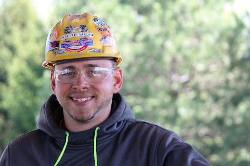 UBCJA_Official's tweet image. It’s #NationalStickerDay! Let’s see those hard hat stickers, folks!