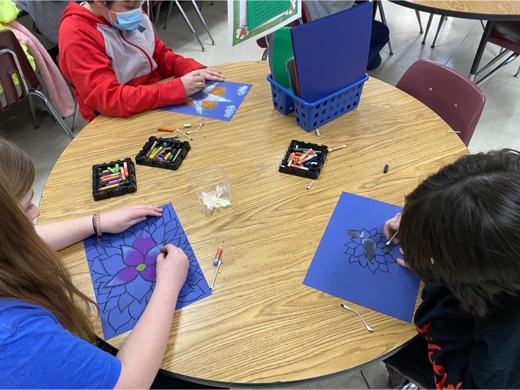 porter_elem's tweet photo. STREAM students at Porter Elementary are engaged and excited to begin rotation in their new studios this week!!! #JCSTREAM https://t.co/nGl6oHRo8a