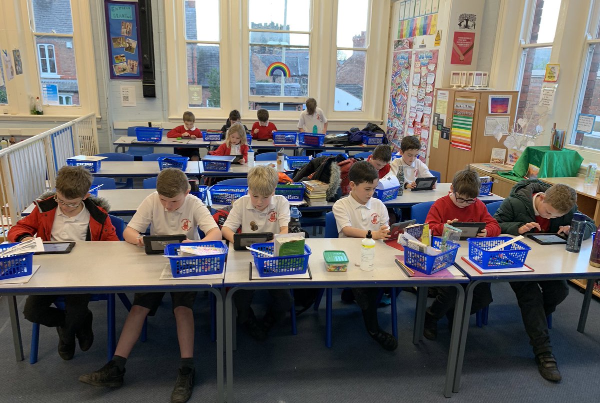 FrodshamCE's tweet photo. #Y3 &amp; #Y4 #coding club are loving getting stuck in to @lightbotcom 🤖💡 #coding #computing #iPads #technology #lightbot https://t.co/43mWNcImrz