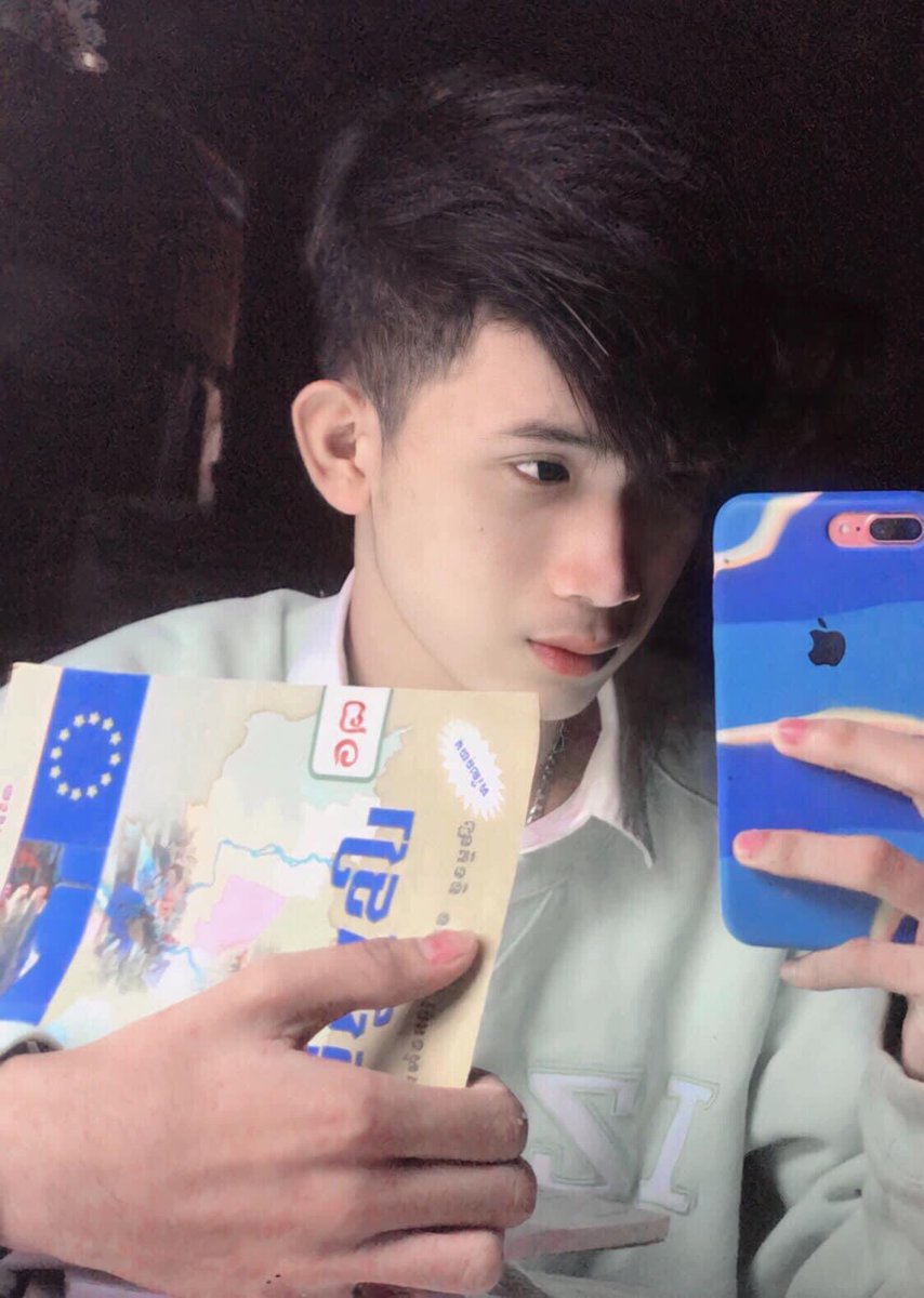 KakadaHorm's tweet photo. ចង់បានលុយទៅសុំម៉ែ តែបើចង់បានស្នេហ៍មកសុំបង😂💖 https://t.co/Eq4qg4nqfs