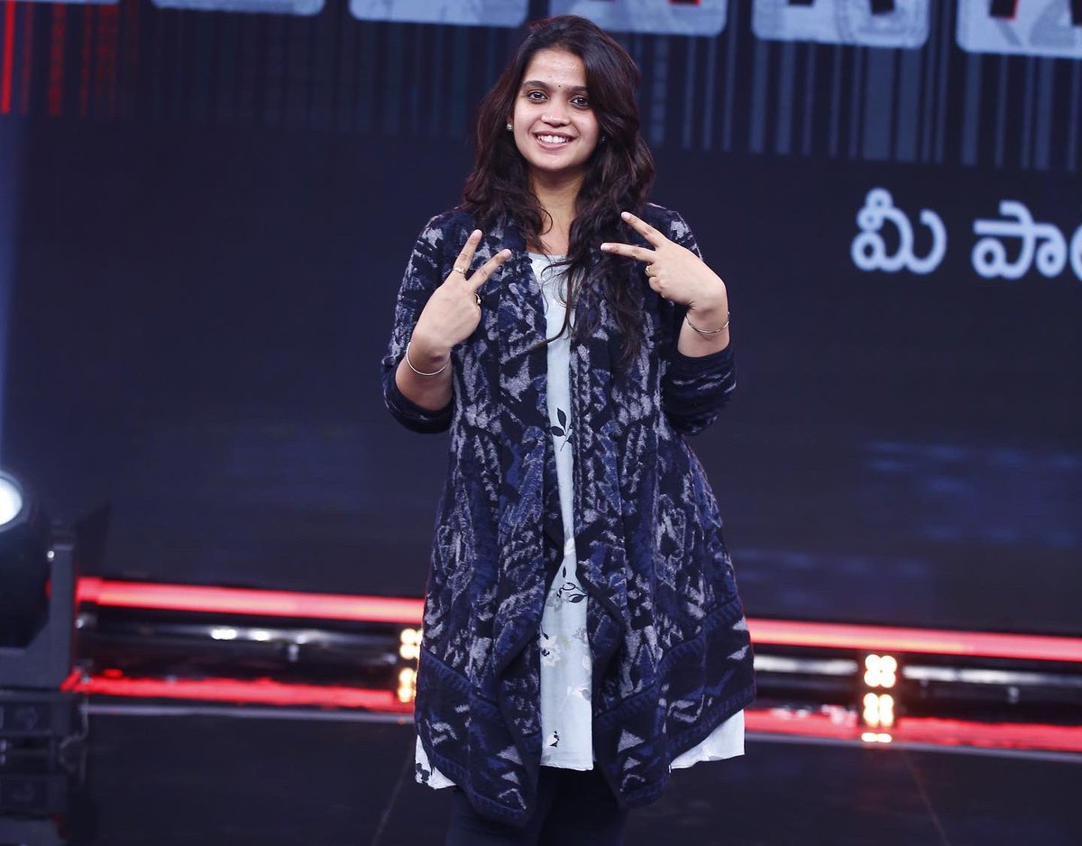 DivyaSiddharth's tweet photo. This show will remain closest to my heart ❤️.
It’s the happiness of converting a show to the platform and watching it do miracles 🤩

@impradeepmachi you are a lucky charm😍💥 &amp; #agasthyaarts you guys are the best team😍

season finale is out now on @ahavideoin https://t.co/DuZHGAUrQI