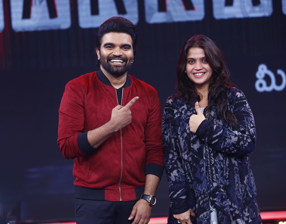 DivyaSiddharth's tweet photo. This show will remain closest to my heart ❤️.
It’s the happiness of converting a show to the platform and watching it do miracles 🤩

@impradeepmachi you are a lucky charm😍💥 &amp; #agasthyaarts you guys are the best team😍

season finale is out now on @ahavideoin https://t.co/DuZHGAUrQI