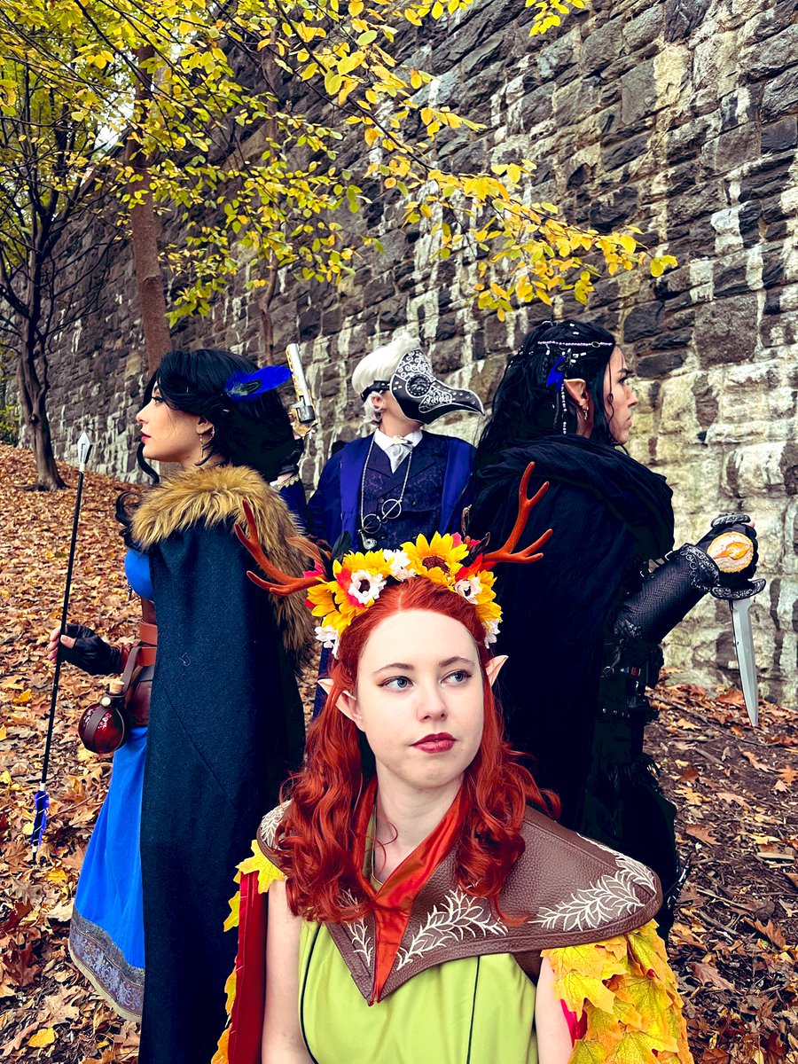 annieexmachina's tweet photo. The power couples of Exandria. Can’t wait to see my favorite disaster people in the #VoxMachina show! 

Characters are from @CriticalRole and by @VoiceOfOBrien @LauraBaileyVO @Marisha_Ray @executivegoth 
📸-@rascallygrandpa 

#CriticalRole #CriticalRoleCosplay https://t.co/JkxZYDAJ7R