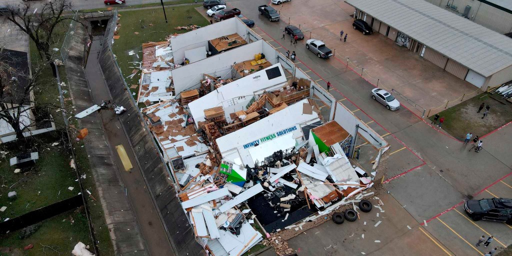 raiznerslania's tweet image. Heavy rain and two tornadoes cause damage to homes and businesses in #Houston: atty.es/Arjz50HscEg #HoustonTornado #TornadoDamage #TXWX