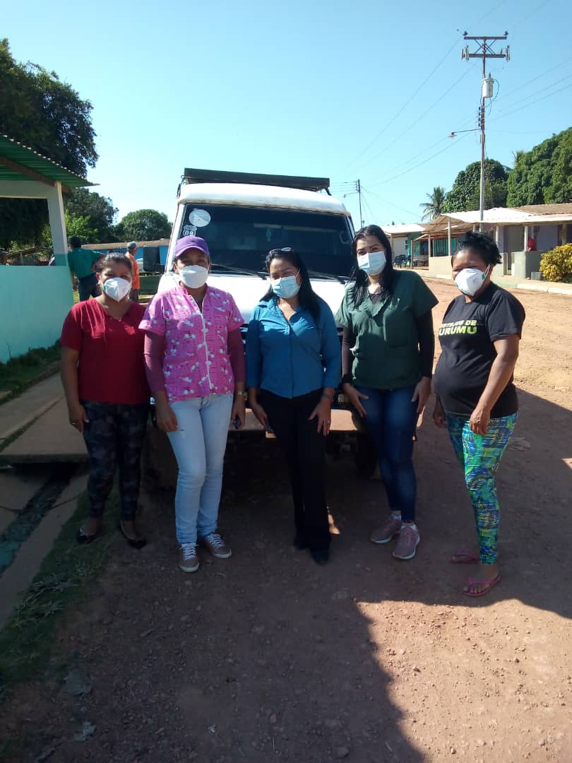 ISP_Bolivar's tweet photo. Desde el municipio Gran Sabana equipo de salud del #Ispeb atiende a la población desde la Alcabala de Wara con el fin de continuar la lucha contra el Covid-19.
@NicolasMaduro @MinSaludVE @AlvaradoC_Salud @amarcanopsuv https://t.co/mDTSPFFnup