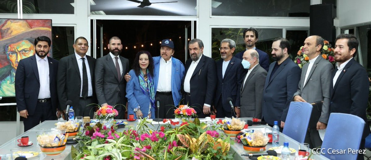 Honrados de participar en la reunión de nuestro Presidente el Comandante Daniel y la VicePresidenta Compañera Rosario con el VicePresidente de asuntos económicos de Irán Mohsen Rezaeí y su delegación. Cooperación fraterna para el bien de los pueblos . 🇳🇮🇮🇷