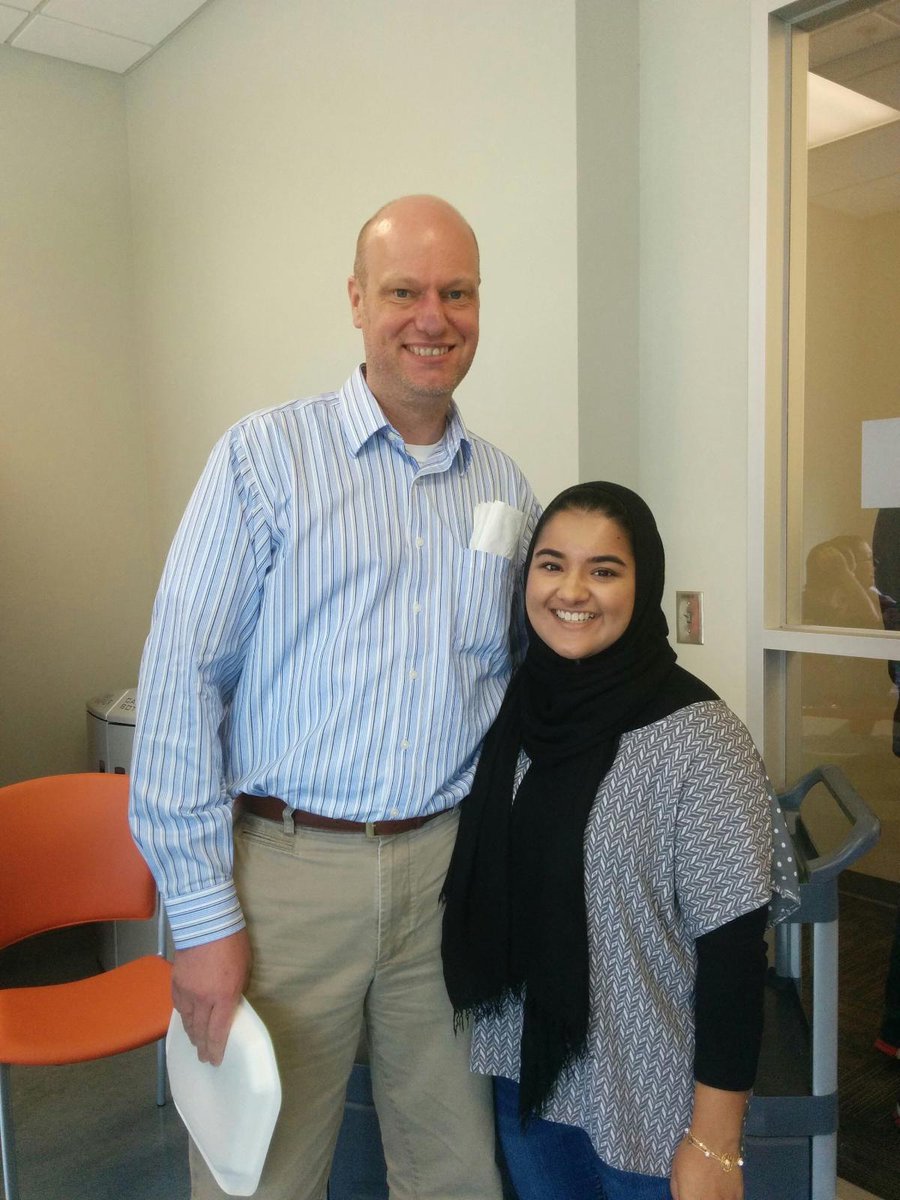 NaturesPoisons's tweet photo. How it started.     How it's going. 
Intern ('15).           Last day of work ('22).
I'm gonna miss you, Peanut (@Safffers) 😥 https://t.co/ilIKEQMx8L