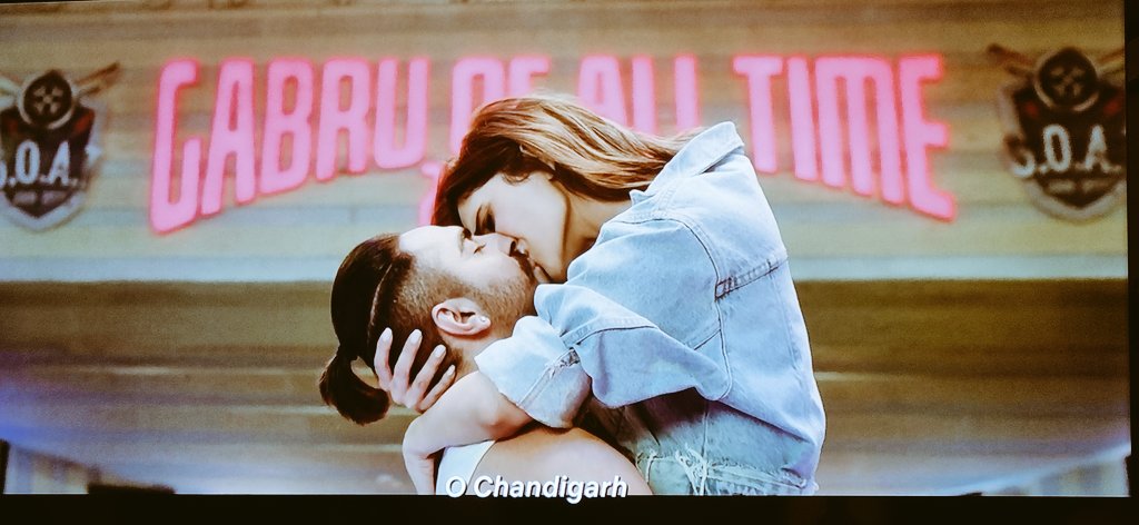 📺 Just finished watching #ChandigarhKareAashiqui What a beautiful ❤🧡💙💜 story and important message to share ! Entertaining and touching. With amazing actors @ayushmannk and @Vaaniofficial 👏👏 by @Abhishekapoor on @NetflixIndia 😍
#diversity #loveislove #Chandigarh #BeKind