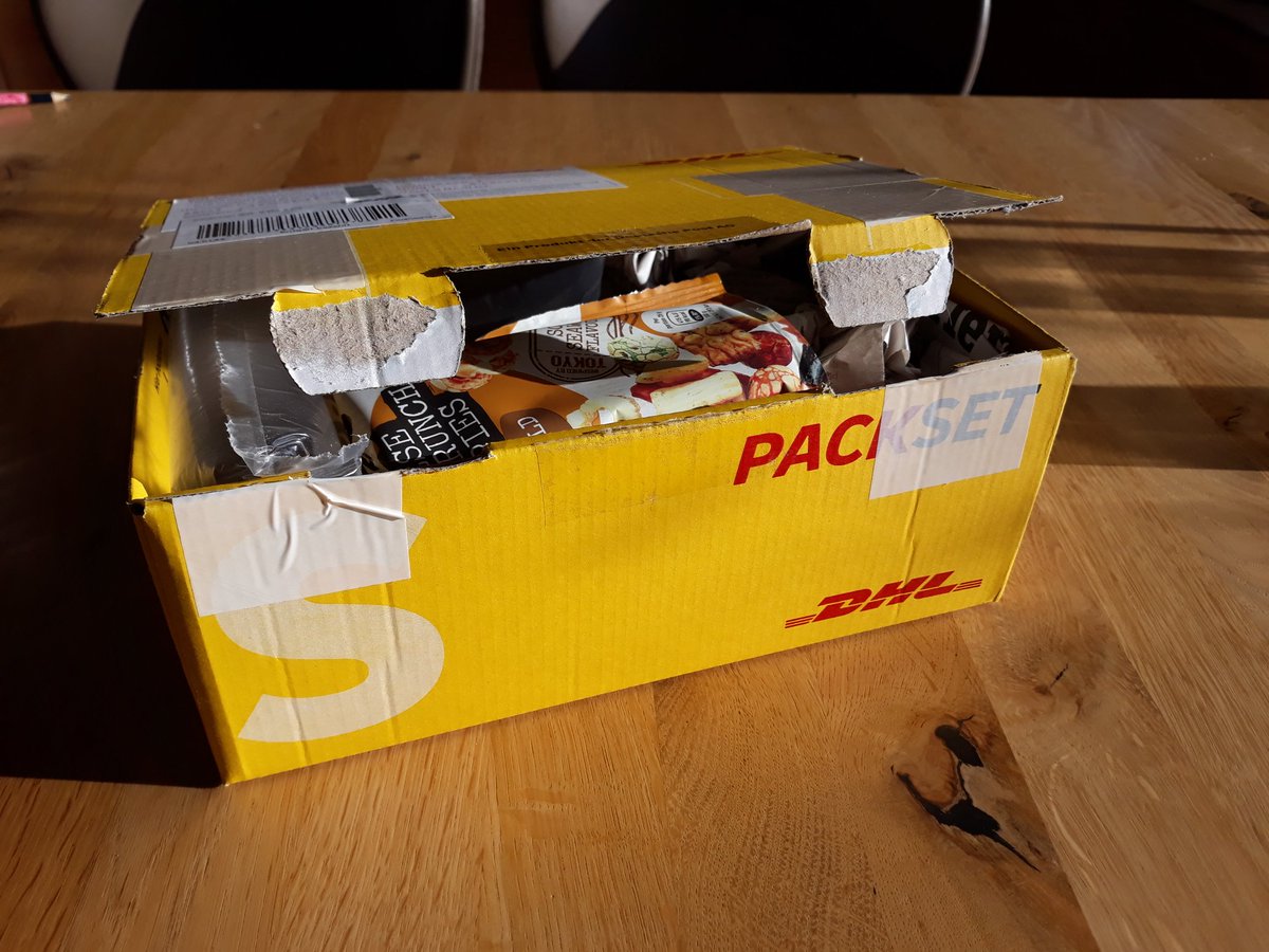 #twlz Soeben von der Goethe-Uni FFM eingetroffen. Der Neujahrsempfang kann  starten. #twitterlehrerzimmer