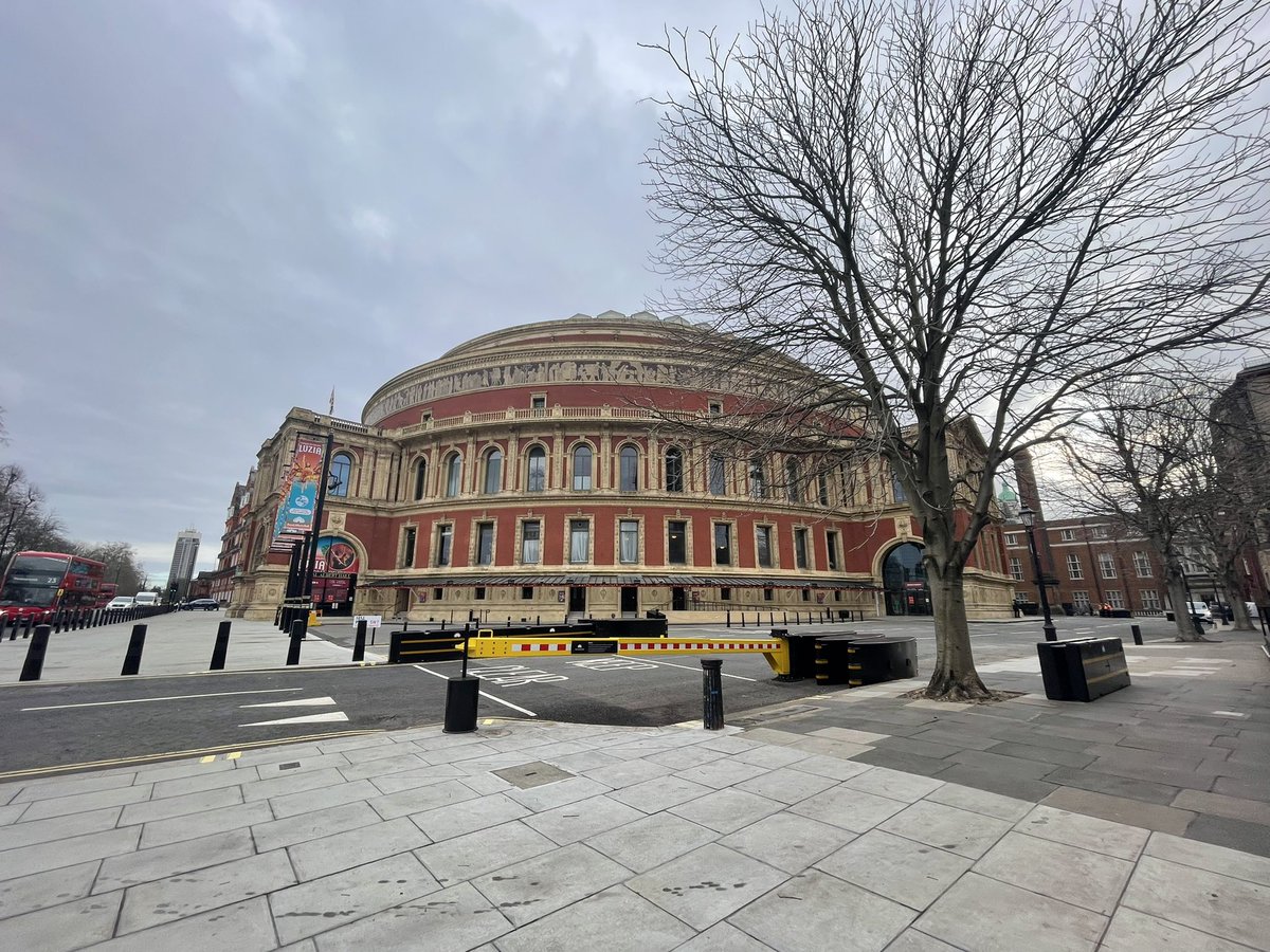 sdmoores's tweet photo. #BenchmarkAGM 2022 kicks off!
2021 was our biggest year ever.
2022 we double down. No better venue than the inspiring @RoyalAlbertHall to begin the year. 🇬🇧
👊👊 #TeamBenchmark @benchmarkmin https://t.co/mFp1OoqgSk