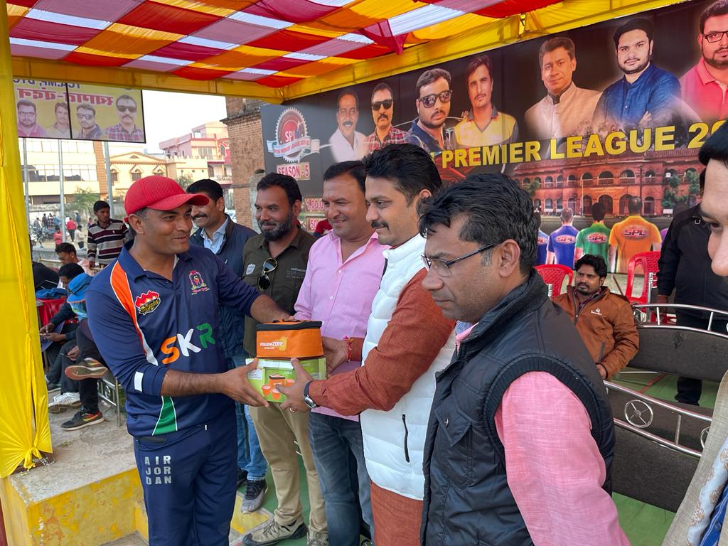 vaibhavpawarmp's tweet photo. आज सिवनी में आयोजित "सिवनी प्रीमियर लीग" SPL-2022 क्रिकेट टूर्नामेंट में सम्मिलित हुआ।
#FitIndia https://t.co/RlXz2q5oNl