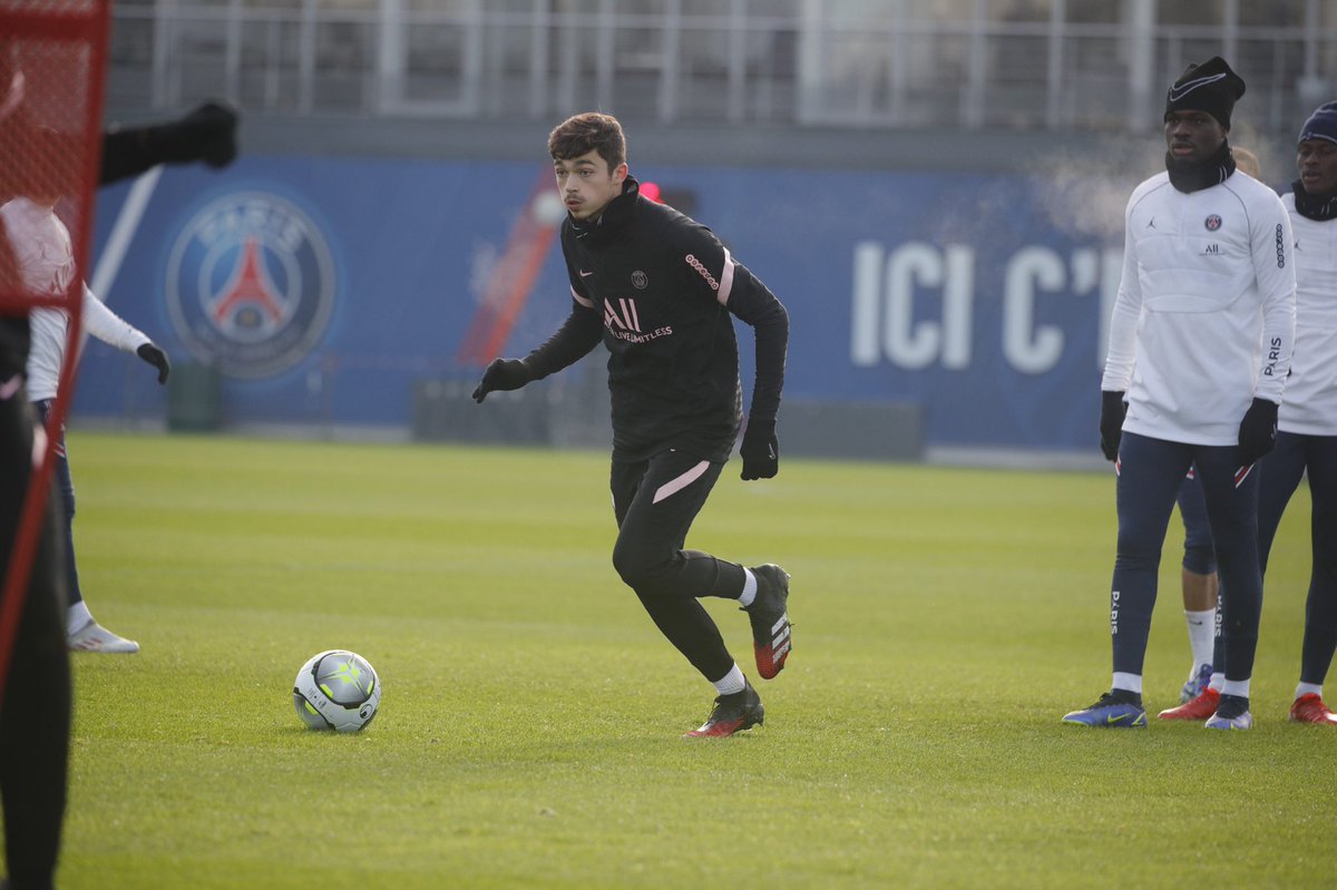 lavallée lucas tweet media