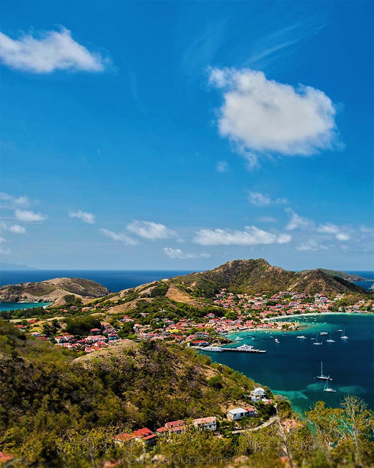 Merveille et Paysage de Guadeloupe . . .
Pour une pure contemplation !
————————
- Bonne journée -
————————
Plage de #Guadeloupe  
#Antilles et #Citation
🌴 ☀️ ❤️ 💦 🔥