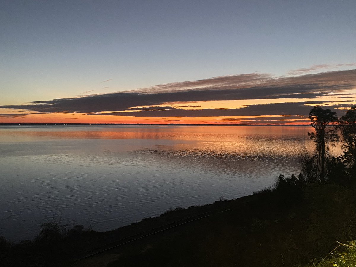 CoachWolterUWF's tweet photo. This is Pensacola. Beautiful sunrise after beautiful sunrise😍. What a great morning for a run! @Lisa_teagirl62 @haykindall #UWFVB #FitLeaders #6Before6 #TheBandIsBackTogether #DoubleBridgeTraining #NOT32Degrees https://t.co/qOXDxWfl6A