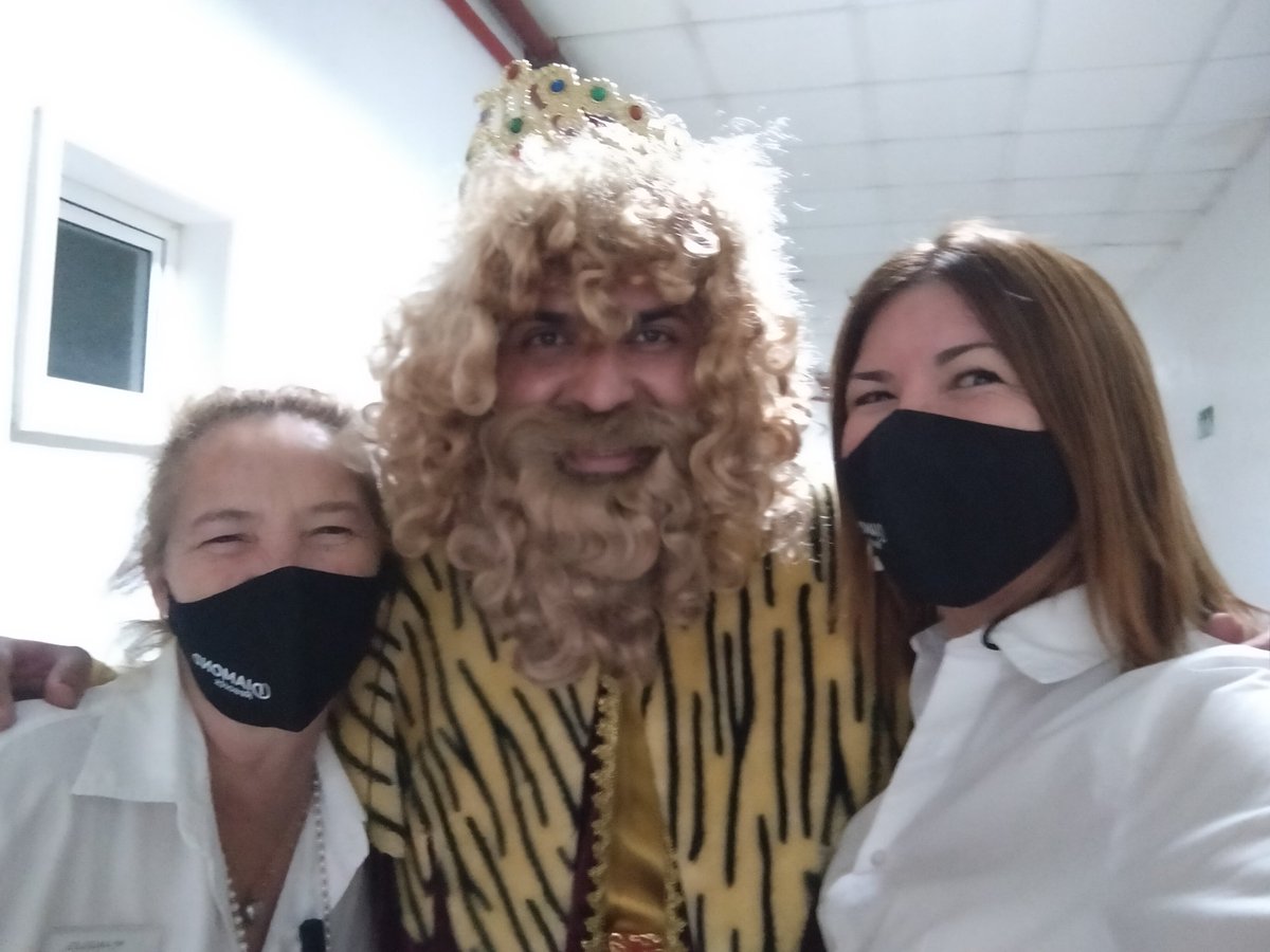 Muy felices con la visita del Rey Mago en Santa Bárbara, eso significa que nos estamos portando muy bien por aquí !🎁#SantaBarbaraGolfOceanClub @Radha_SBGOC <a href="/VictorGilRM/">Víctor Gil</a> <a href="/Mendoza13Lucia/">Lucía Mendoza</a> <a href="/ngeles20823828/">ángeles</a>