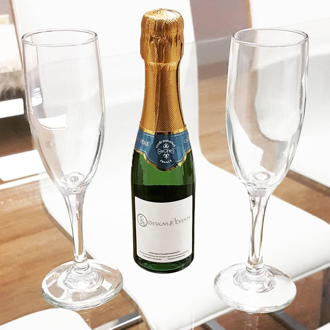 TJsDesignsEvent's tweet image. Cheers to 2022! It&apos;s going to be a &quot;GREAT&quot; year!
 #teamtjs #tjsondemand #tjsfancies #blessedbeyondmeasure