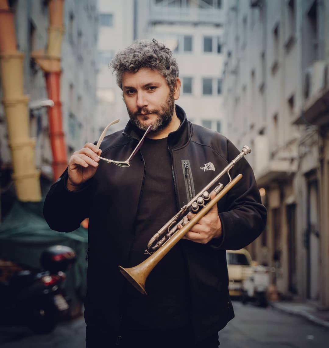Baildsa's tweet photo. Portraits photography.
Photoshooting for our new single.
BAiLDSA x Mpelafon - ΠΟΣΟ
🎧 Follow the link to listen.
https://t.co/2Ox0Am7azA
#baildsa #portrait #photography #photoshooting #photoshoot #photographer #trumpet #trumpetplayer #urban #streetstyle #thessaloniki https://t.co/jNmOYBJBT4