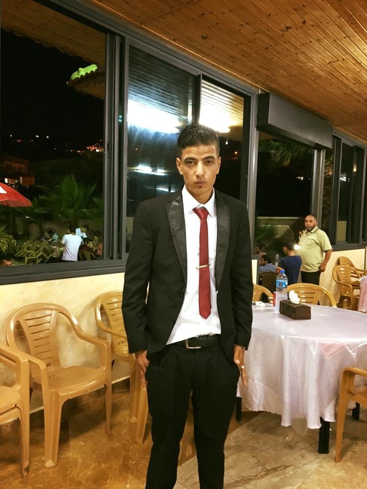 Qusra's tweet photo. اعتقلت قوات الاحتلال الليلة الماضية كل من :
- محمود عبد الرحمن عبد الرحيم ابو ريده 
- نعمان عبد الحميد سالم حسن
- براء نعمان عبد الحميد حسن
- عاصم فوزي فايز حسن https://t.co/mcU0jByBPq