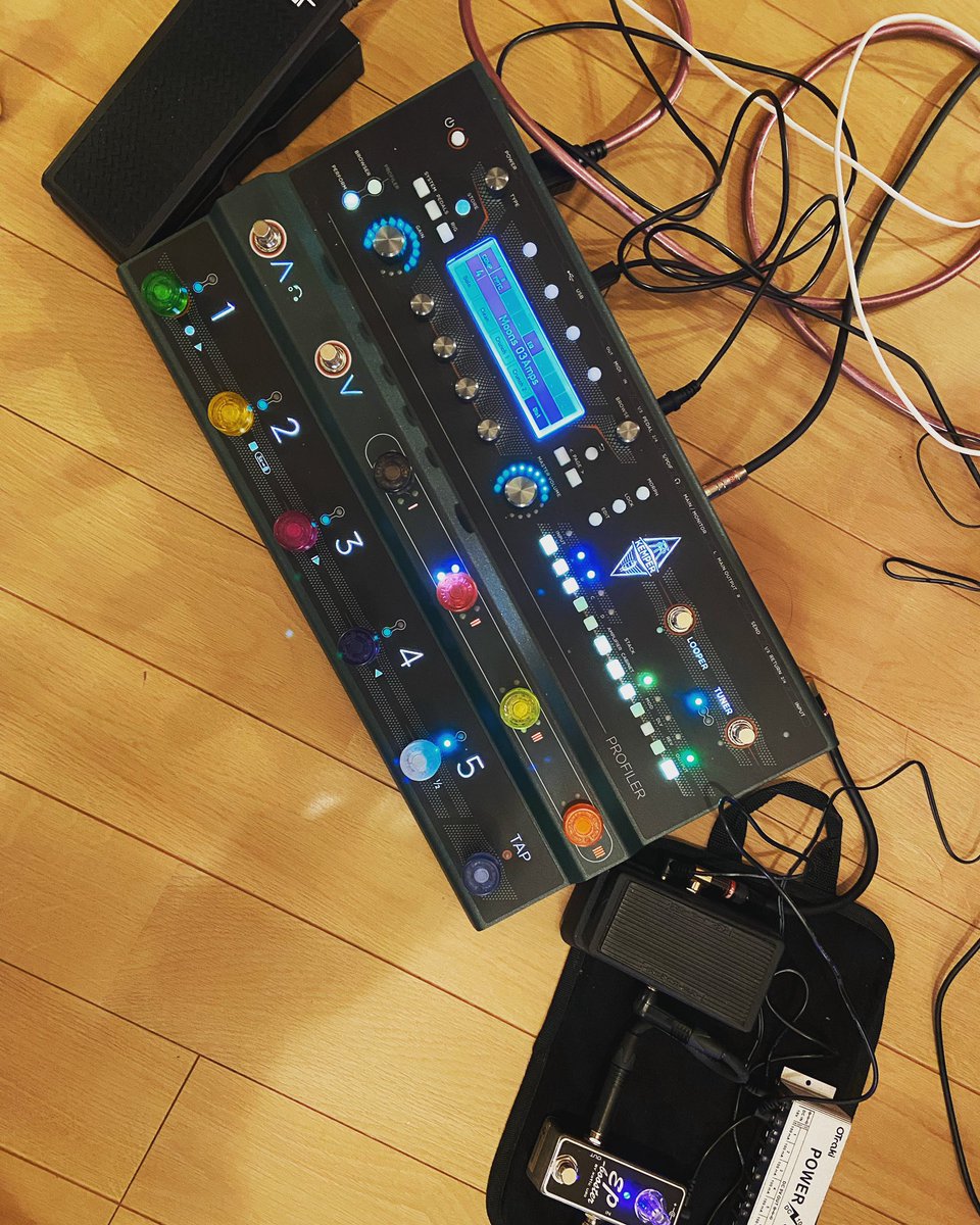 yutaLOOP's tweet photo. バンド用の足もとを見直した。
#kemper #kemperstage #epbooster #crybabymini https://t.co/JA2NOZCgtg