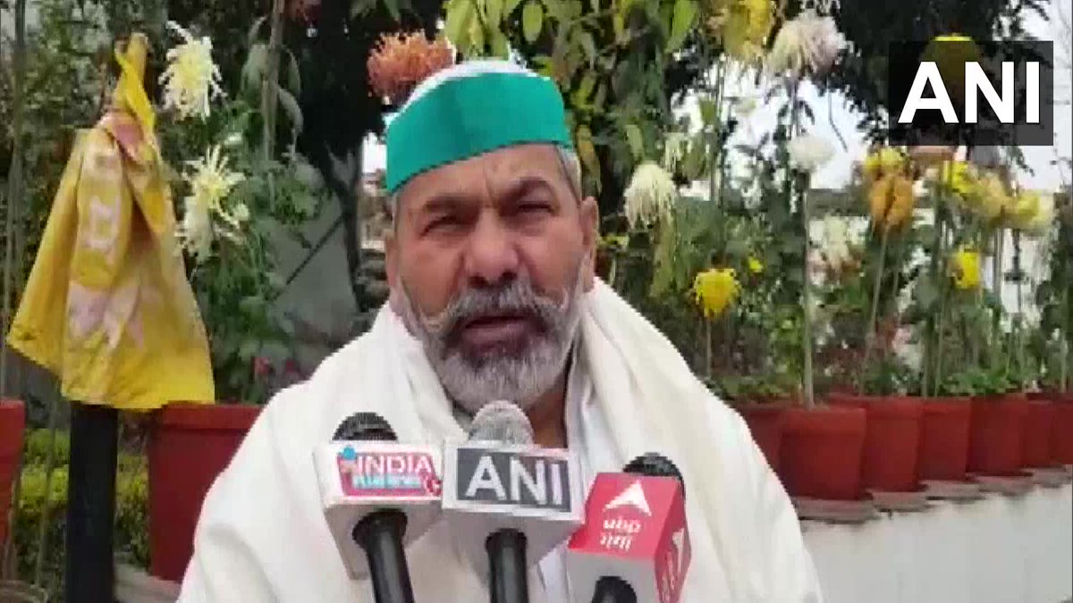 ANI's tweet photo. Central Govt says that there was a security lapse and the Punjab Govt says that Prime Minister did not go there because chairs in his rally were empty. Both are only trying to defend themselves. The Prime Minister should not have gone there: BKU leader Rakesh Tikait https://t.co/SNd87tGmmf