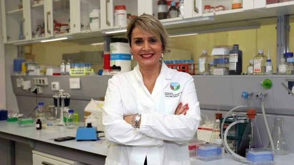 Un paese che costringe i suoi scienziati a girare con la scorta è un paese due volte malato.
Solidarietà a @antonellaviol17