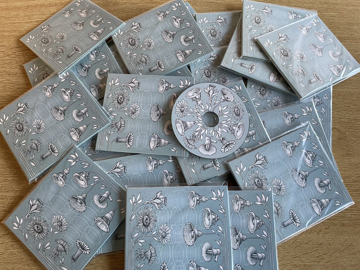 Parece que hemos sido buenos en casa Kocliko, los reyes nos han traído un regalo muy esperado. El lunes salen todos los pedidos.

kocliko.bandcamp.com/album/kr-23

#KR23 #KoclikoRecords #Recopilatorio <a href="/gorkaolmo/">gorka olmo</a>