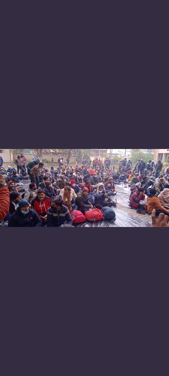 UPPSS811's tweet photo. #68500RelievingBeforeElection
@myogiadityanath @SarvendraEdu 
#गलत_जिला_आवंटन
माननीय HC व मुख्य सचिव के आदेश के बाद भी बेसिक शिक्षक धरना करने को विवश है|
आज लखनऊ में न्याय के लिए धरने पर हैं शिक्षक
@DrDCSHARMAUPPSS 
@UPDATEMART 
@Aamitabh2 
@PRYkaMASTER 
@yadavakhilesh 
@aajtak https://t.co/bbn6ExGmhR