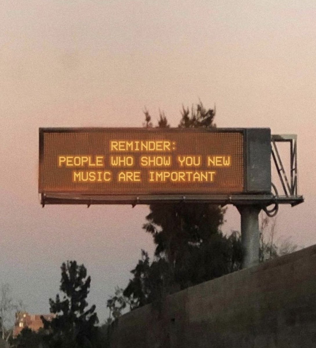 Lyon Tide tweet media