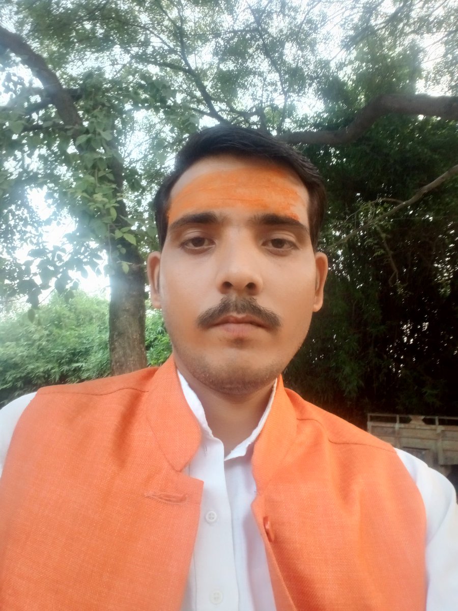 LavakusaT's tweet photo. जब जब ब्राह्मण बोला है राज सिंहासन डोला है
जो ब्राह्मण हित की बात करेगा उसी से मेरा साथ रहेगा वही प्रदेश पर राज करेगा 

जो भी सहमत हैं वह वह ललकार लगायें
रिट्यूट करें https://t.co/lABhATTUI4