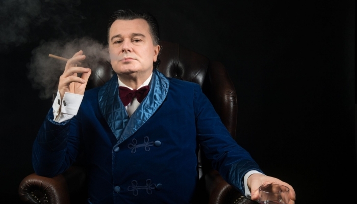 This Friday evening, join actor Gerard Logan in the Vanbrugh Theatre for a free performance of his one-man show, Night Terrors, based on E.F. Benson's collection of ghost stories &amp; tales of the supernatural. 
6pm, free entry. More info - bit.ly/3zCGnV9
<a href="/KSCDrama/">KSC Drama</a>