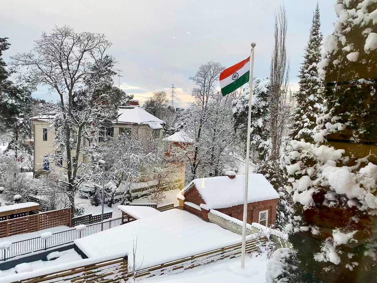 RT @raveesh_kumar: Helsinki today morning!

Tricolour proudly fluttering against the brilliance of the fresh snow! https://t.co/oW4aqrmUQu