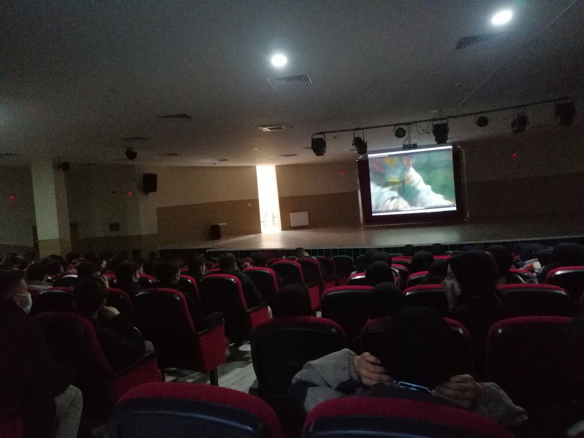 Okulumuz psikolojik danışmanı tarafından bağımlılıkla mücadele semineri verildi