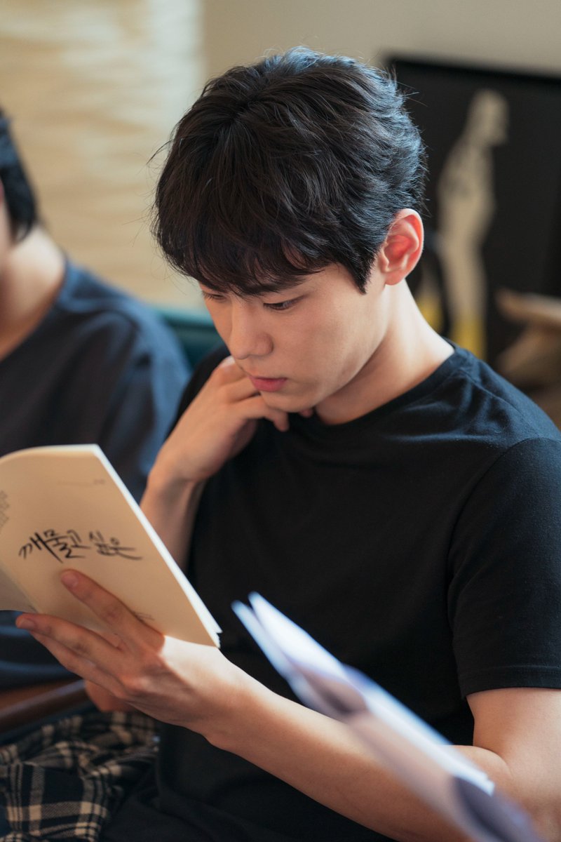 idol_romance's tweet photo. <깨물고 싶은> 대본 리딩 사진 최최종.jhmh

2월까지 조금만
기다려 주세요😉

#깨물고싶은 #KissableLips
#김지웅 #윤서빈 https://t.co/n6TYnFgNpG