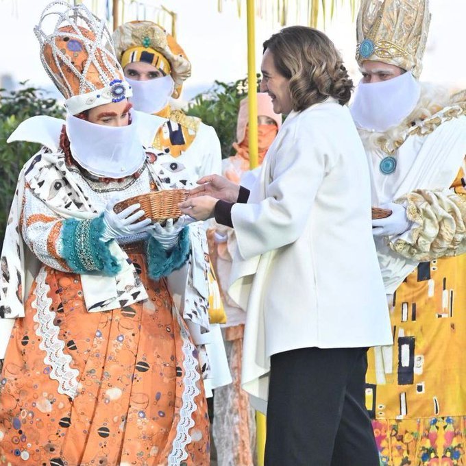 Perquè Cristobalita Colon, no porta mascareta?
Quin error de dona...