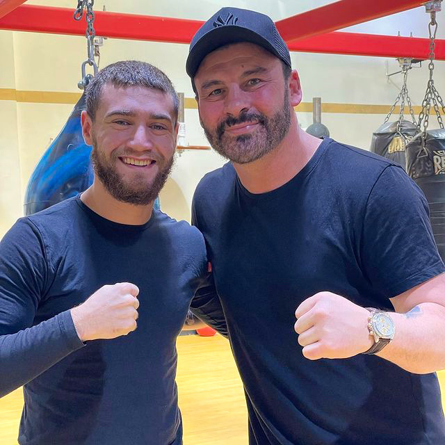 seddiqiboxing's tweet photo. We were in the presence of boxing royalty once again this week as @RealJoeCalzaghe visited @Round10_Boxing 🥊
#Boxing #D4GBoxing #Round10Boxing #JoeCalzaghe #WorldChampion https://t.co/zCs7RZYquv