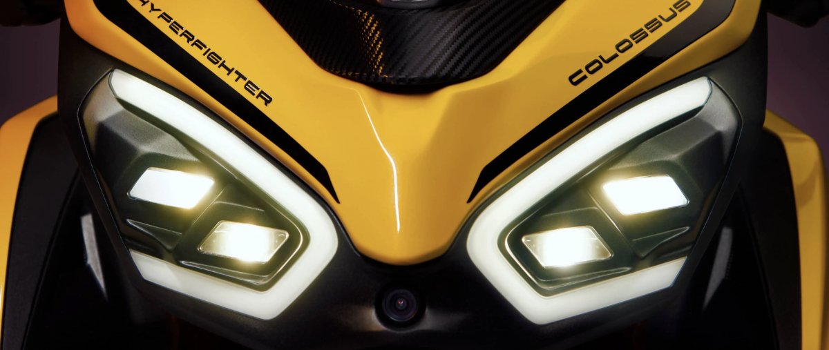 visordown's tweet photo. Damon Motorcycles has just unveiled the HyperFighter at the Las Vegas Consumer Electronics Show ⚡🔋
The second electric motorcycle from the Canadian company has 200 bhp to play with, a 170 mph top speed, & 145~ mile range
More info: https://t.co/nqMKa2bFyL
#DamonHyperFighter https://t.co/4stz6TNdGO