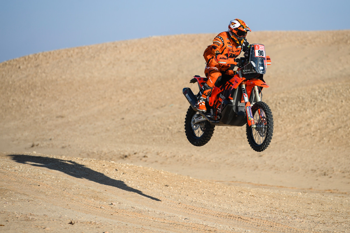 denkmit's tweet image. Today's stage at Dakar just done with Toby Price taking the win, Sam Sunderland taking the overall lead.. and @Petrux9 an INCREDIBLE second!